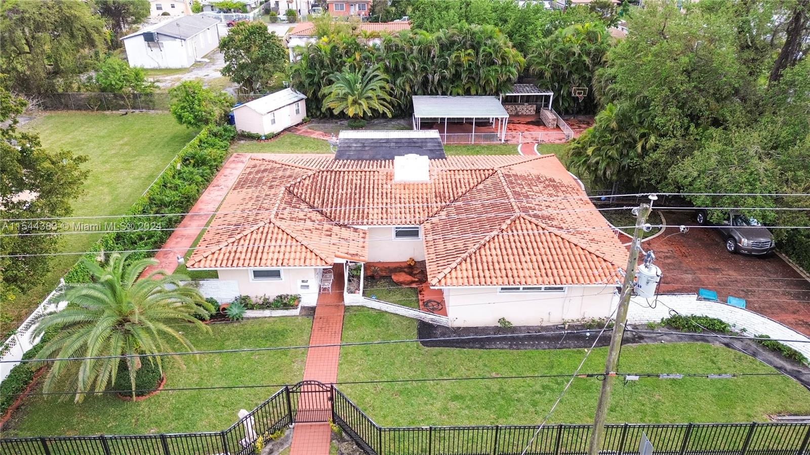 2260 NW 50th Street Miami FL 33142