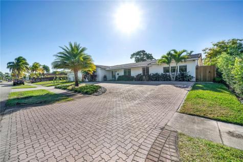 9386 SW 77th Street Miami FL 33173