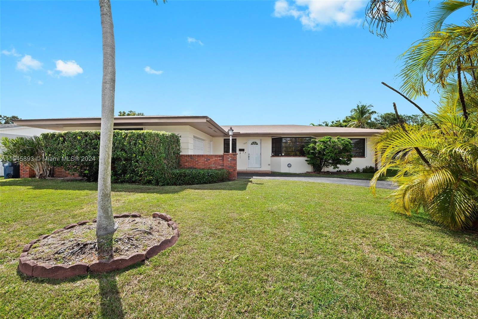 15830 SW 103rd Court Miami FL 33157
