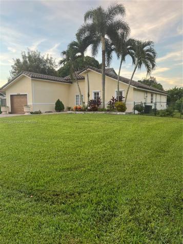 11520 NW 27th Court Plantation FL 33323