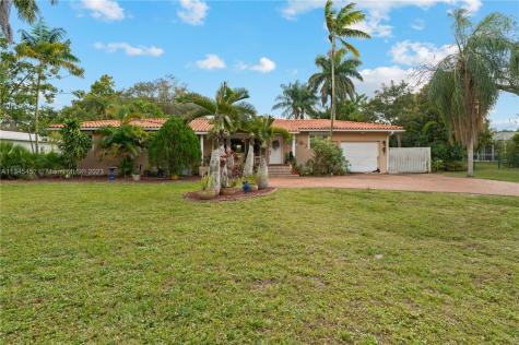 940 Hunting Lodge Drive Miami Springs FL 33166