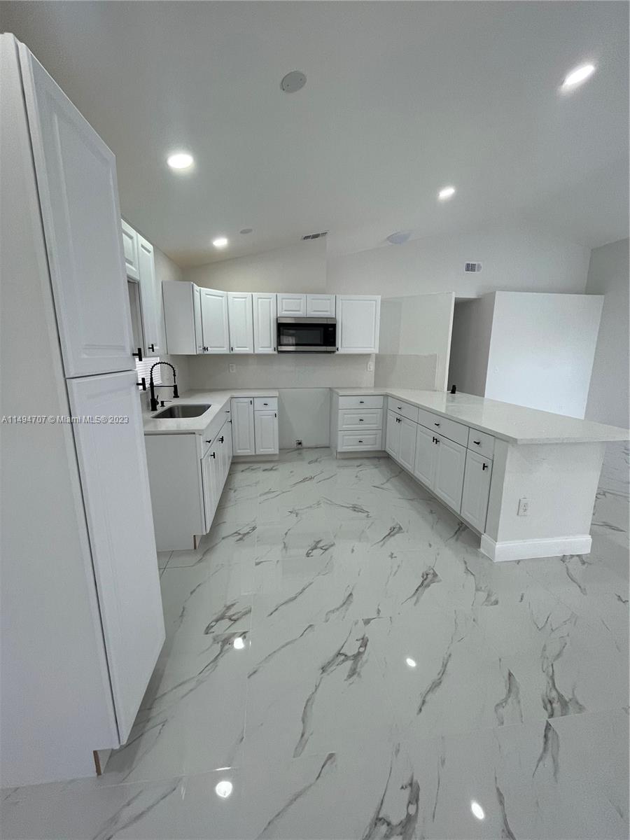 1324 E Glen Oak Road North Lauderdale FL 33068