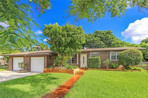 911 W 51st Place Hialeah FL 33012