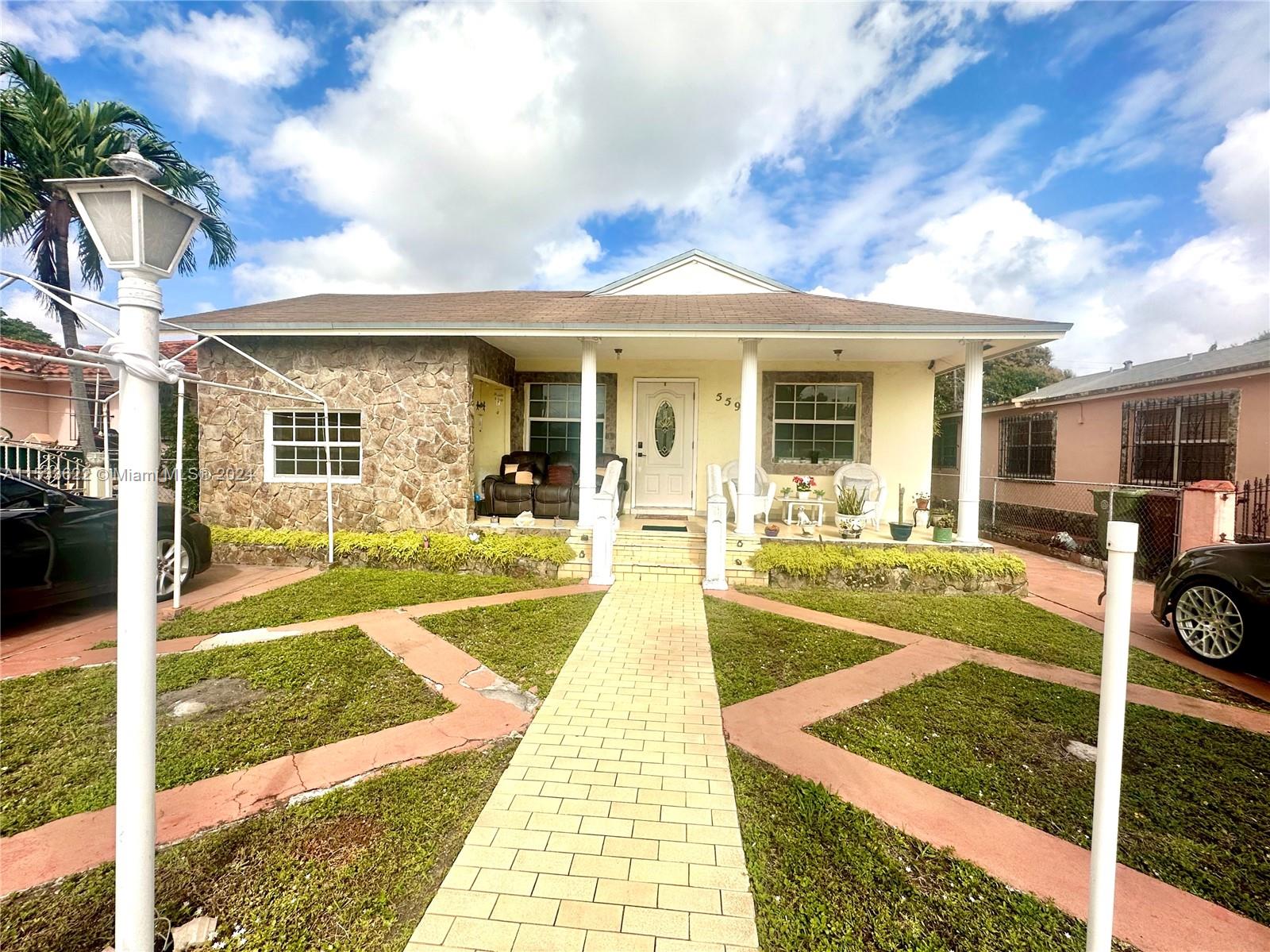 559 E 15th Street Hialeah FL 33010