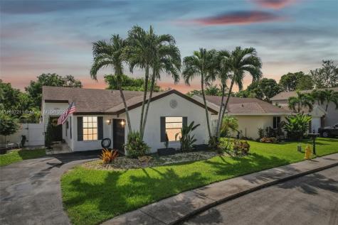 520 Green River Lane Davie FL 33325
