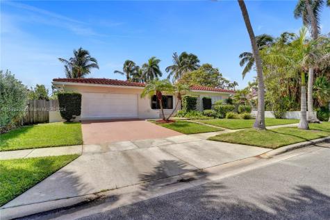 852 Tyler Street Hollywood FL 33019