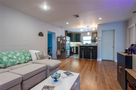 1033 NW 76th Street Miami FL 33150