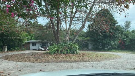 6121 SW 82nd Avenue Miami FL 33143