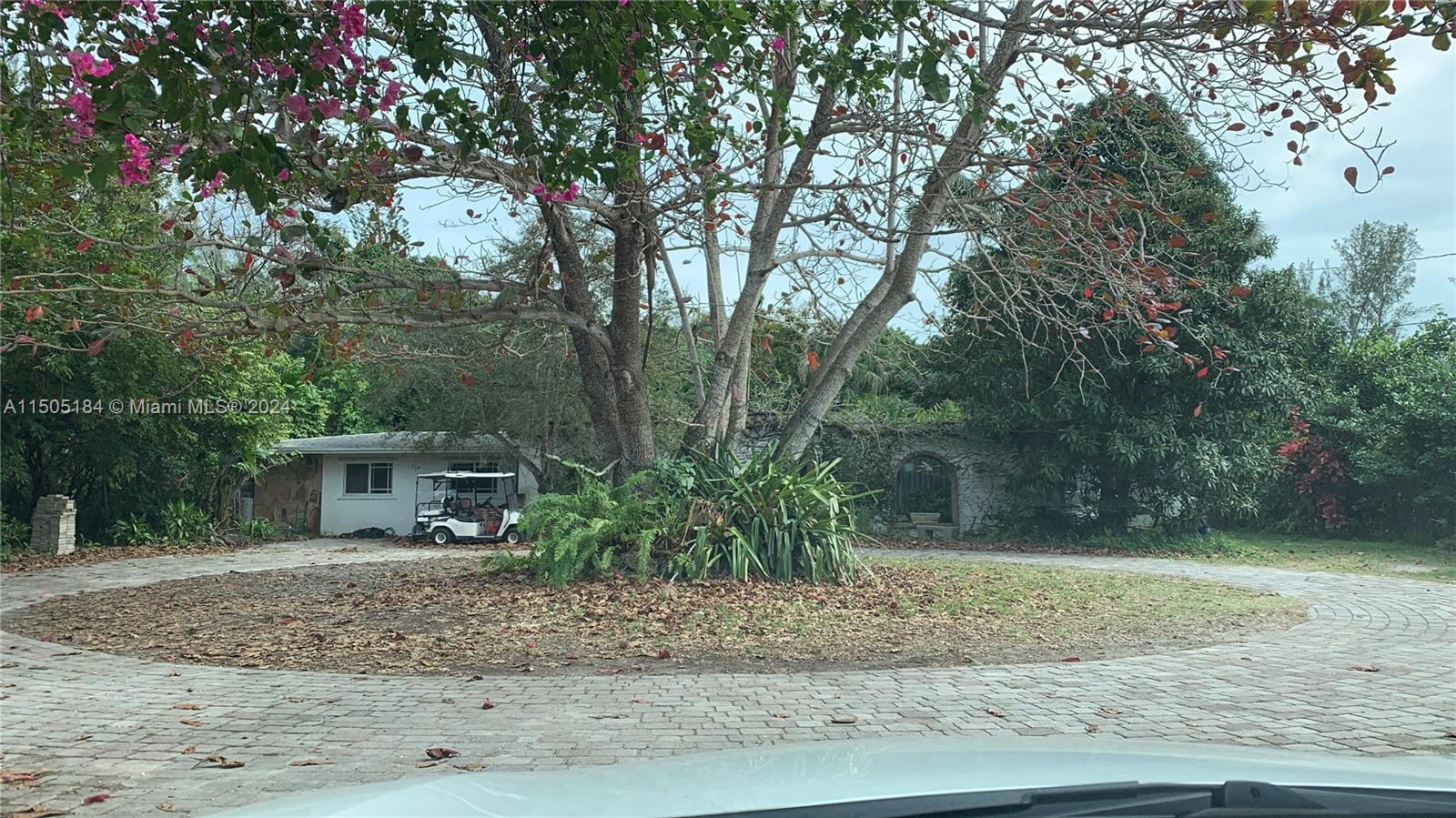 6121 SW 82nd Avenue Miami FL 33143