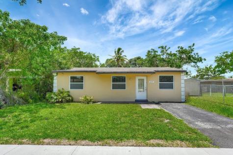 2244 Mayo Street Hollywood FL 33020
