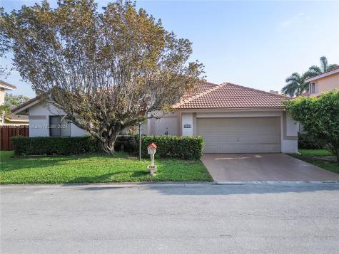 11521 SW 10th Street Pembroke Pines FL 33025