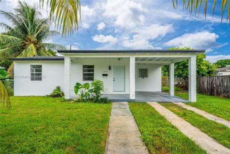 1570 NE 9th Court Homestead FL 33033