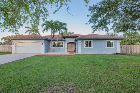 32305 SW 206th Avenue Homestead FL 33030
