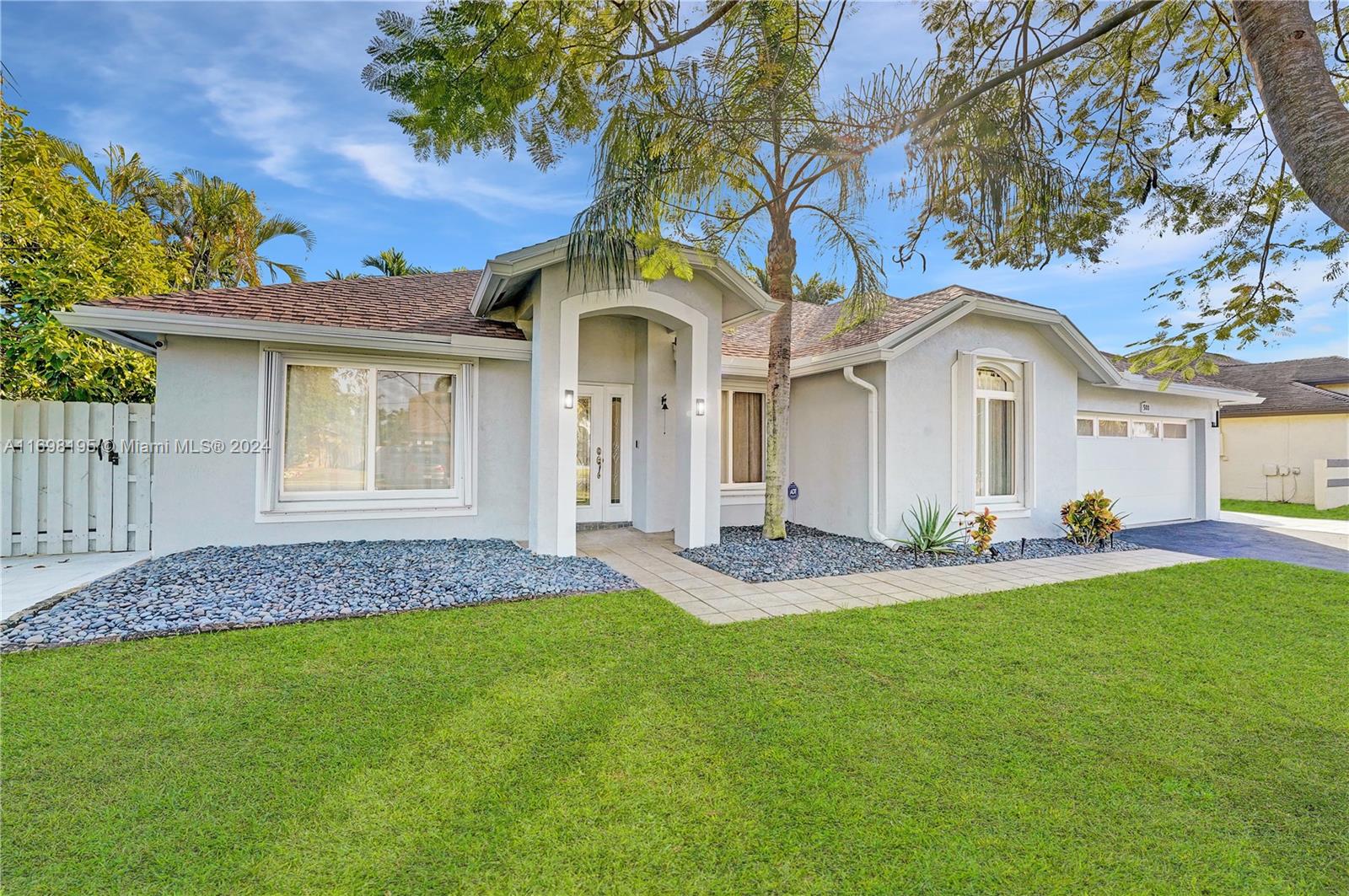 500 Greaton Avenue Davie FL 33325