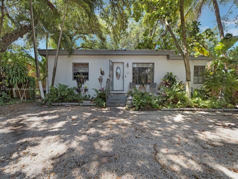 620 NE 160th Street Miami FL 33162