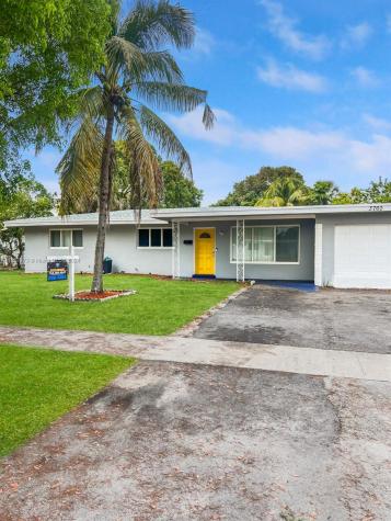 3760 SW 8 Street Fort Lauderdale FL 33312