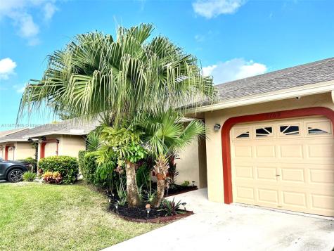 9769 NW 76th Court Tamarac FL 33321
