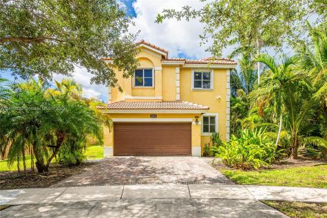 2142 SE 2nd Street Homestead FL 33033
