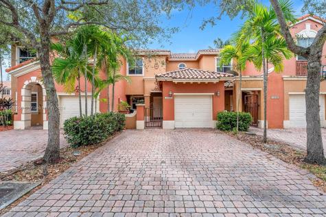 15242 SW 30th Terrace Miami FL 33185