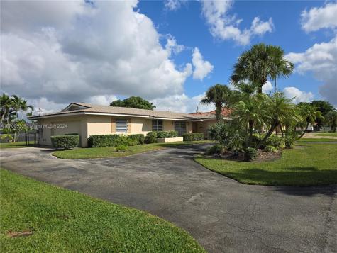 8251 SW 87th Terrace Miami FL 33143