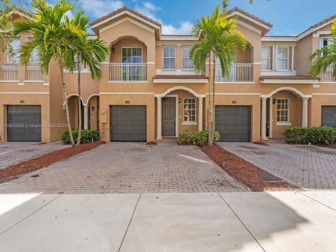 1425 SE 24th Road Homestead FL 33035