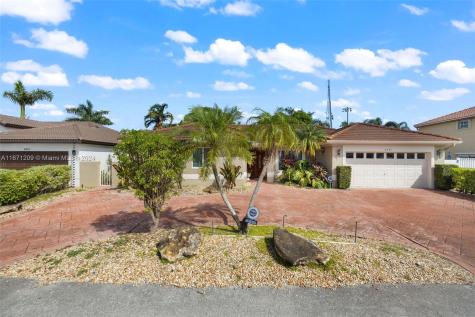 8447 NW 201st Terrace Hialeah FL 33015