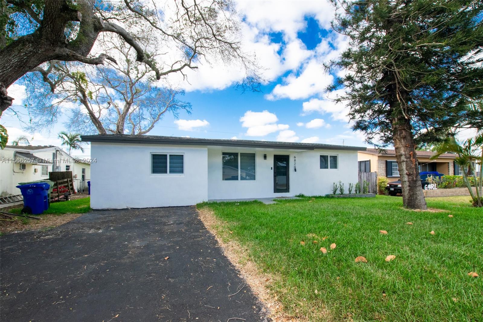 6820 SW 10th Street Pembroke Pines FL 33023
