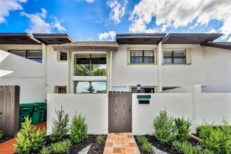 11046 SW 70th Lane Miami FL 33173