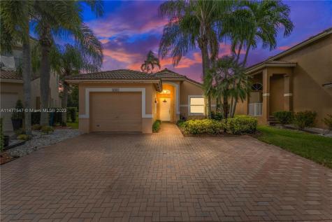 16402 Sapphire Street Weston FL 33331