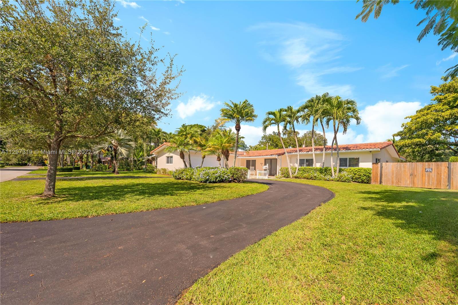 7325 SW 105th Terrace Pinecrest FL 33156