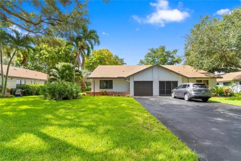 3840 S Arelia Drive S Delray Beach FL 33445
