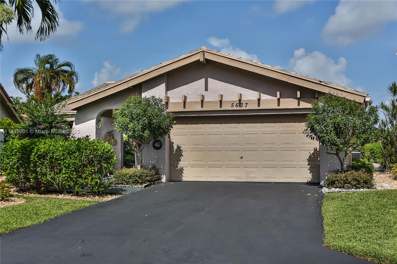 5637 Lakeview Mews Court Boynton Beach FL 33437