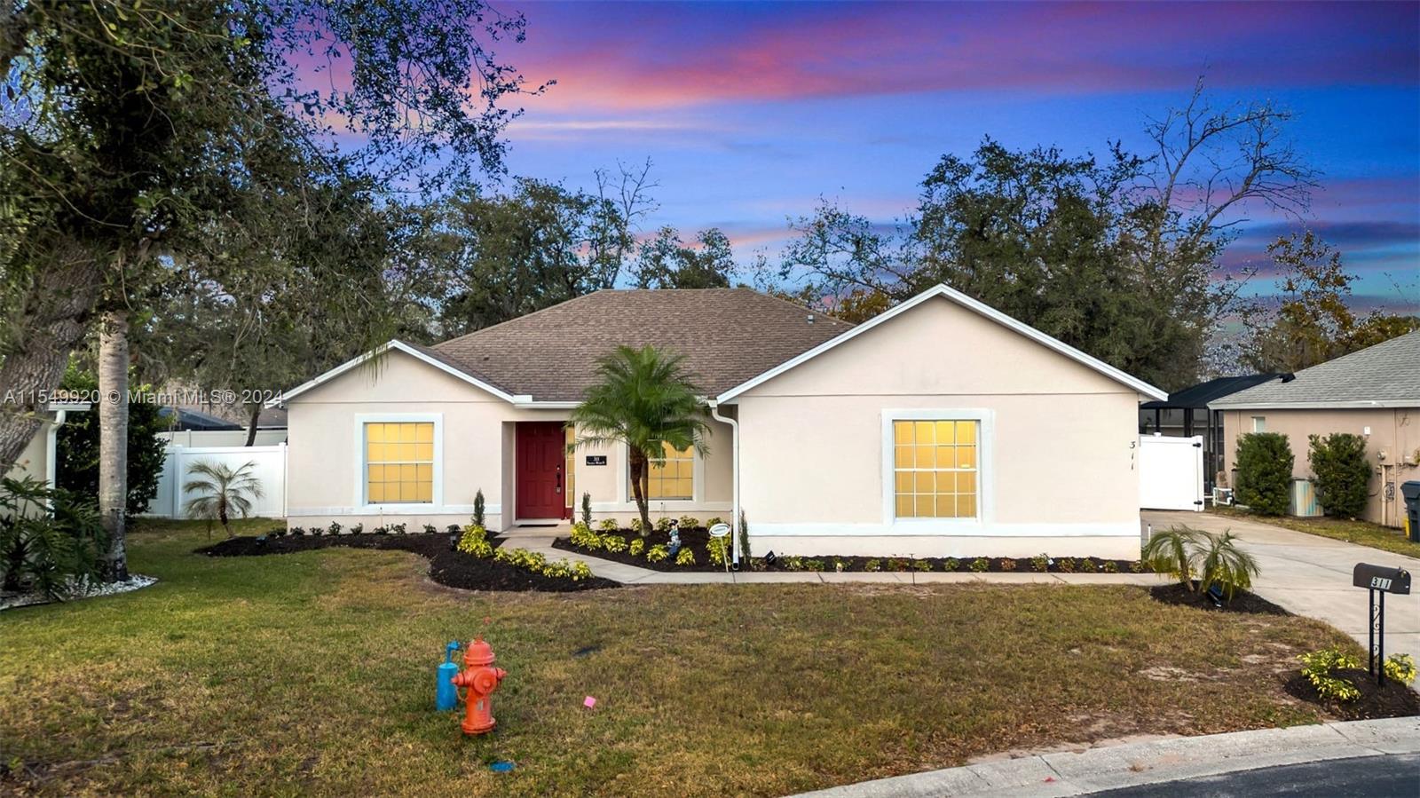311 Paradise Woods Place Davenport FL 33896