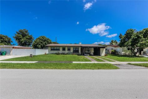 9570 Jamaica Drive Cutler Bay FL 33189