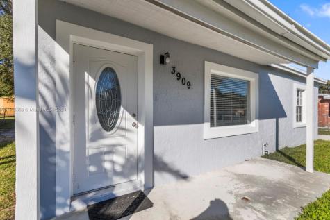 3909 SW 28th Street West Park FL 33023