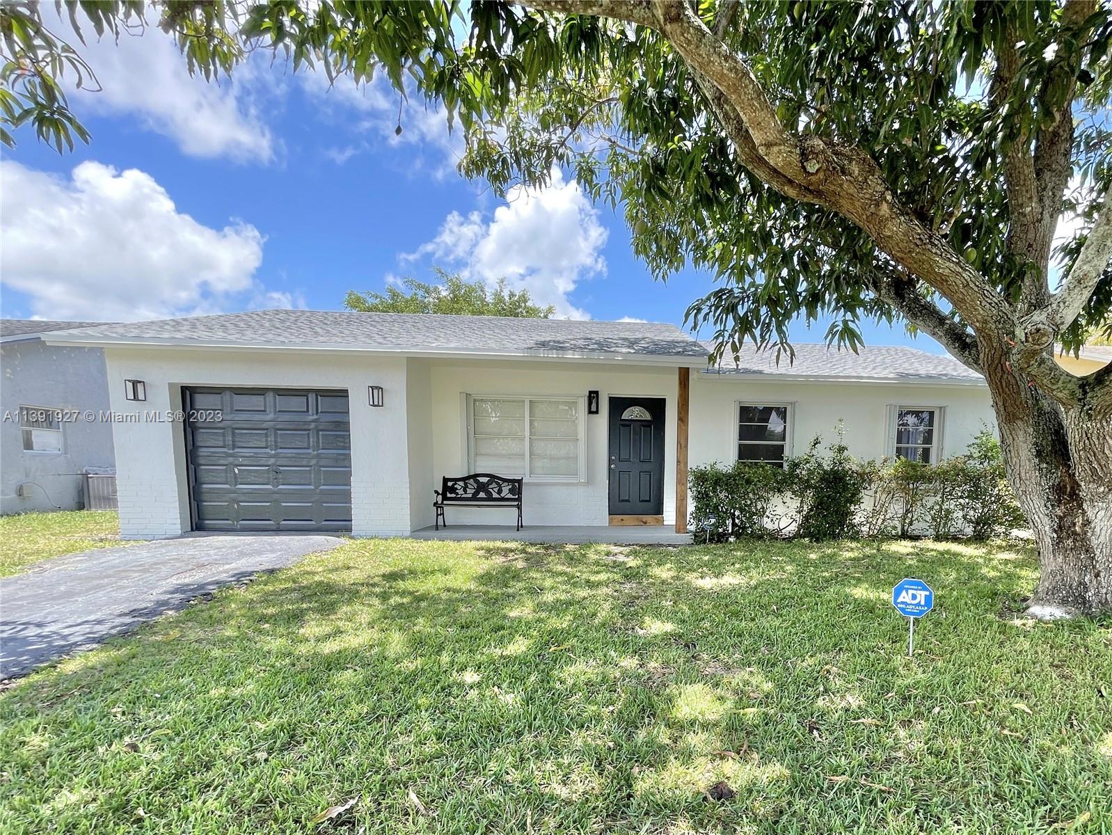 8261 SW 9th Place North Lauderdale FL 33068