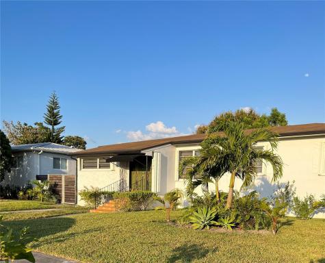 2101 SW 82nd Court Miami FL 33155