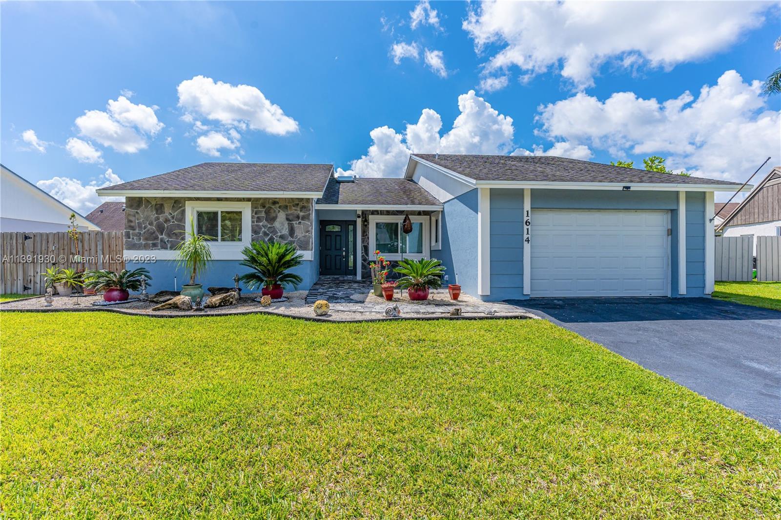 1614 N Goldeneye Lane Homestead FL 33035