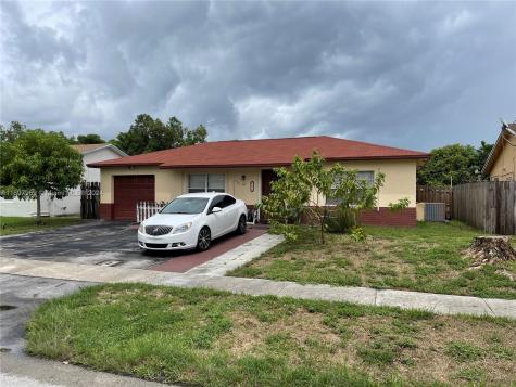 323 SW 79th Way North Lauderdale FL 33068