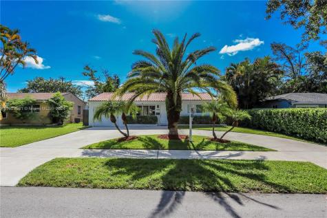 1711 N 16th Court Hollywood FL 33020