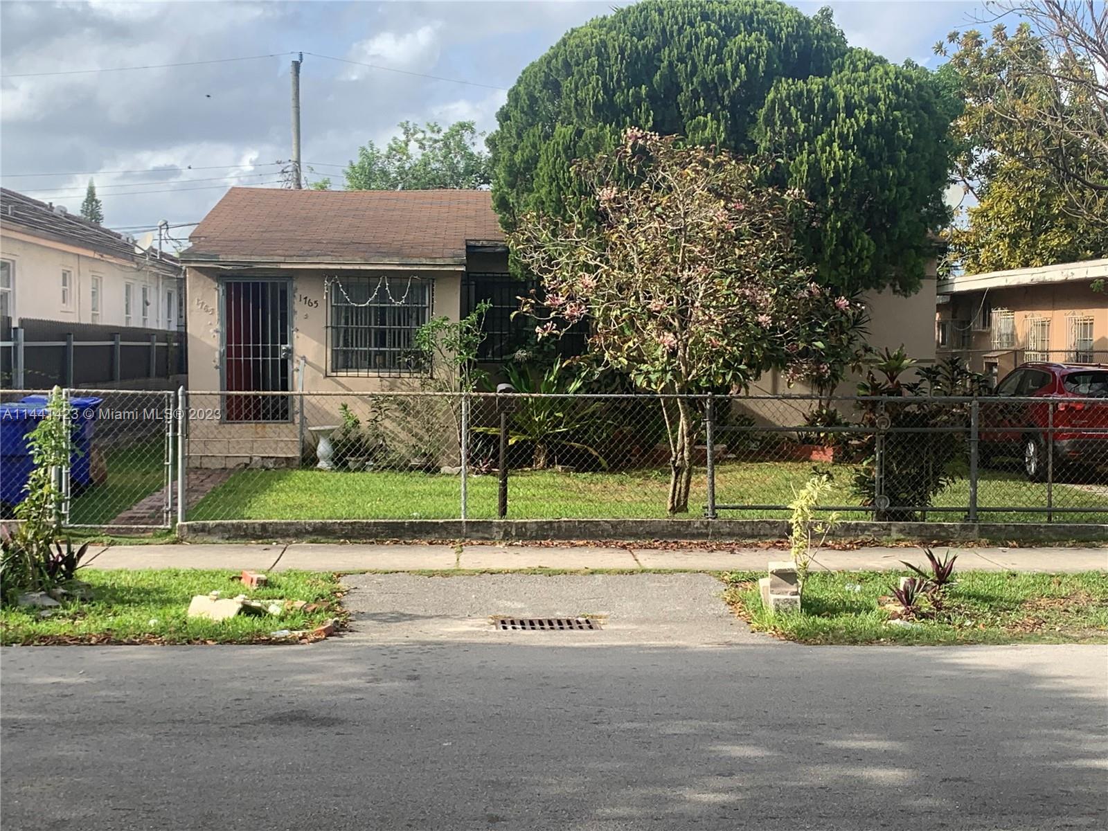 1765 NW 17th Street Miami FL 33125