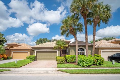 13501 Carrick Green Court Delray Beach FL 33446