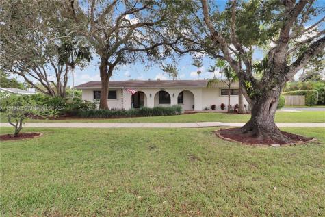 9740 SW 120th Street Miami FL 33176