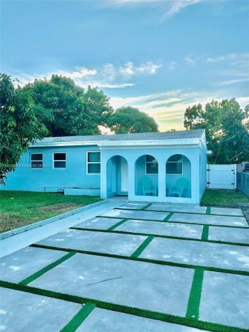 15700 NE 15th Court North Miami Beach FL 33162