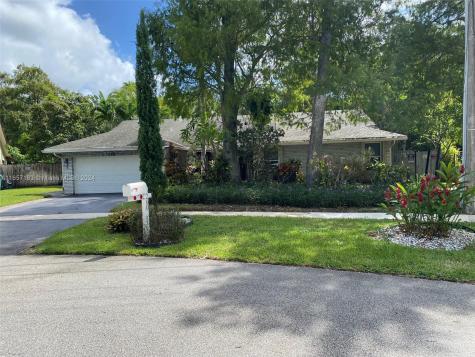 5260 NW 76th Terrace Lauderhill FL 33351
