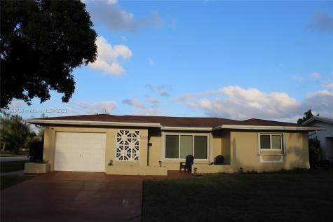 6012 NW 69th Avenue Tamarac FL 33321
