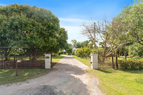 28700 SW 192nd Avenue Homestead FL 33030