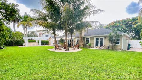 15014 SW 147th Street Miami FL 33196