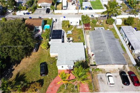 2415 Roosevelt Street Hollywood FL 33020