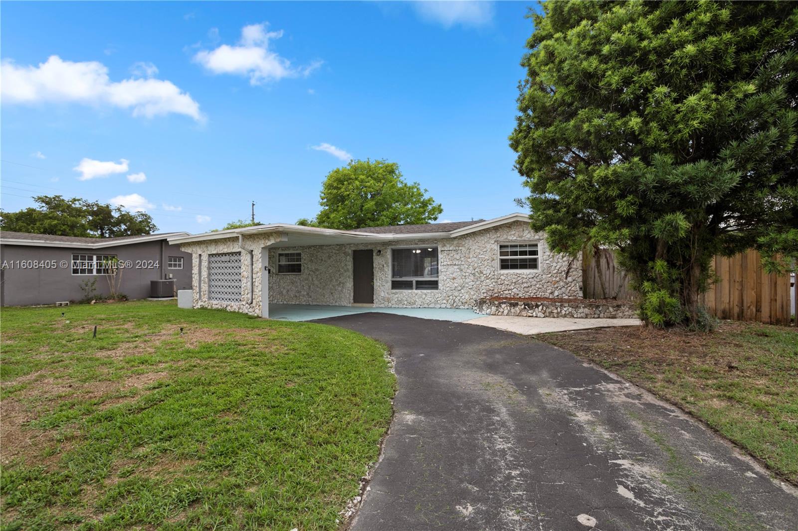 3521 NW 35th Way Lauderdale Lakes FL 33309